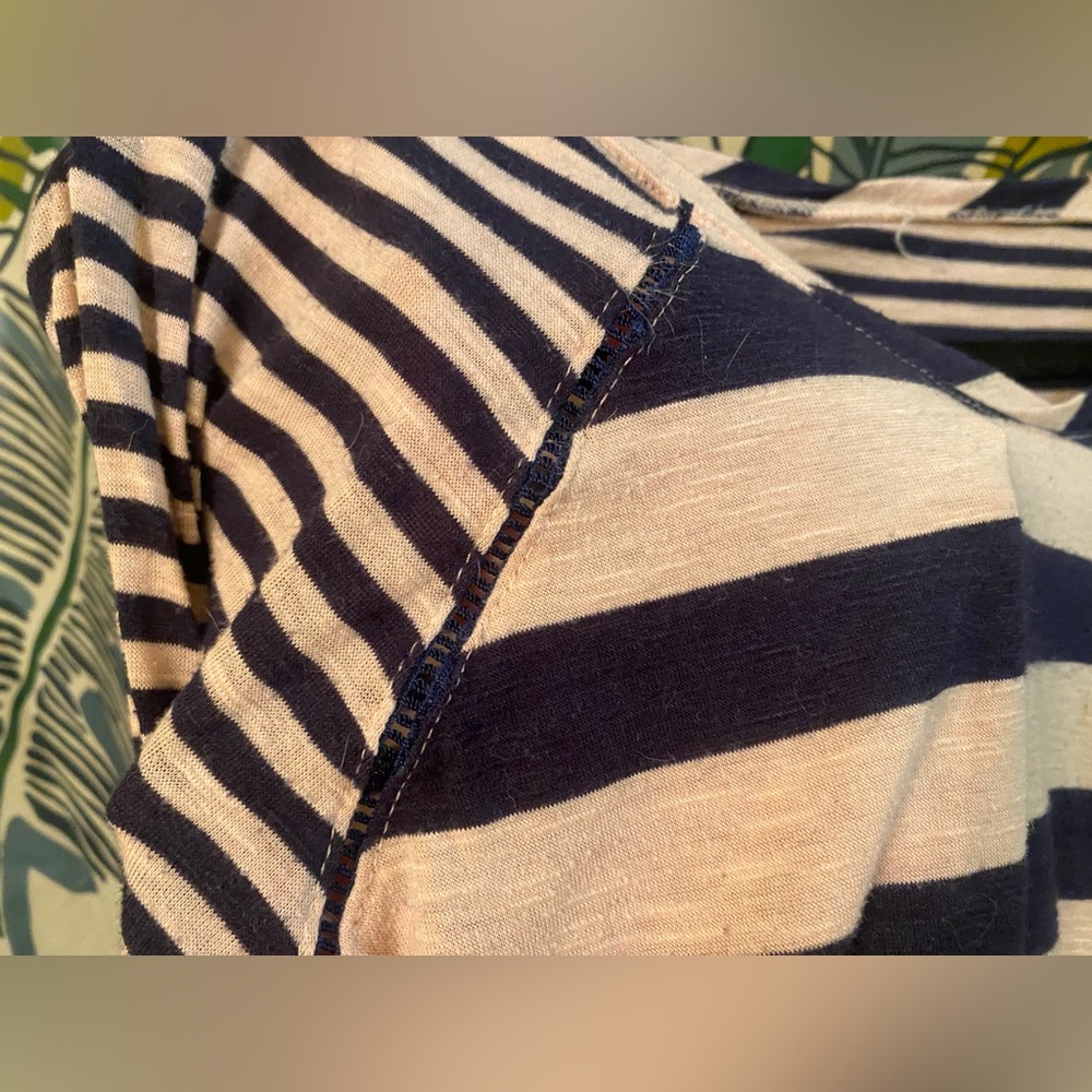 Striped Top〰️ - Picture 5 of 5